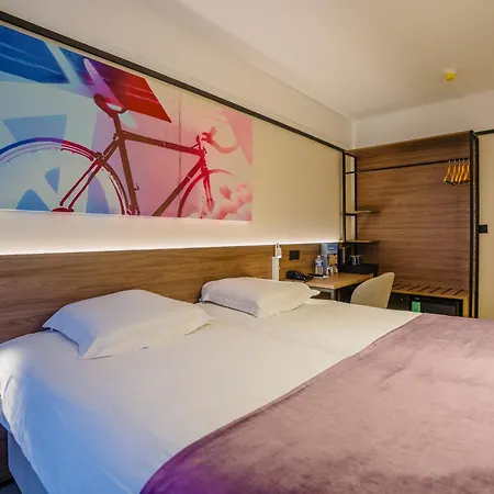 Ostend Hotel Hotell 3*