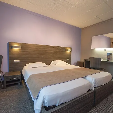 Ostend Hotel 3* אוסטנדה