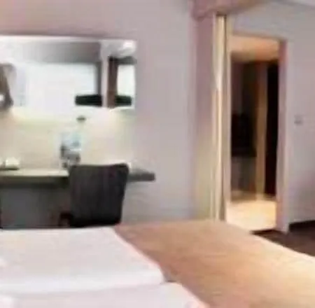Ostend Hotel אוסטנדה