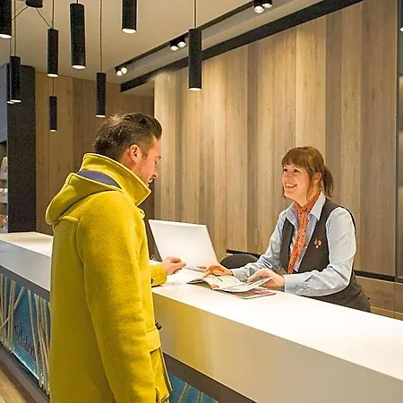 Ostend Hotel מלון